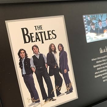 ザ・ビートルズ　THE BEATLES／ポスター・保存額装 Amazon.co.jp: veratwo ビートルズ装飾 - サイン入りビートルズ